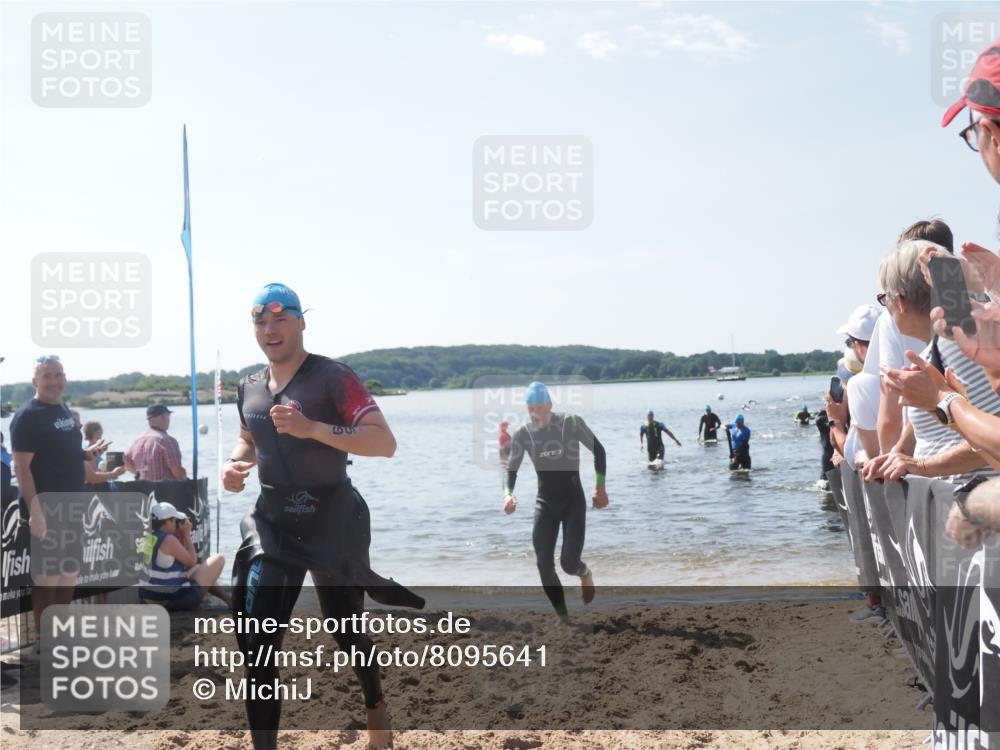 22.06.2025 - Viking Triathlon MichiJ http://msf.ph/oto/8095641 22.06.2025 10:41:01 Schwimmen 59, 153, 389, 397, 496 meine-sportfotos.de