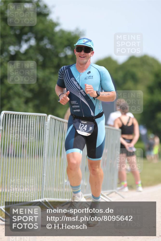 22.06.2025 - Viking Triathlon H.Heesch http://msf.ph/oto/8095642 22.06.2025 13:07:45 Laufen 12, 124 meine-sportfotos.de