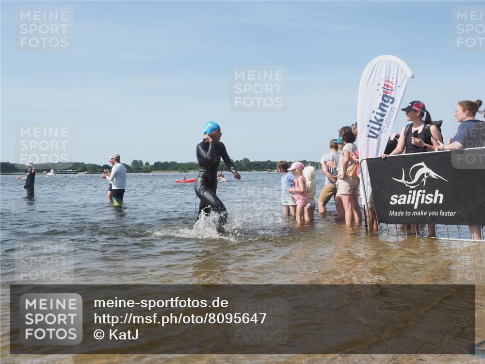 22.06.2025 - Viking Triathlon KatJ http://msf.ph/oto/8095647 22.06.2025 10:30:43 Schwimmen 13, 162, 188, 444, 551, 630, 651 meine-sportfotos.de