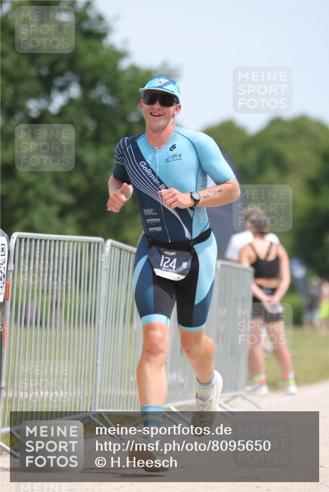 22.06.2025 - Viking Triathlon H.Heesch http://msf.ph/oto/8095650 22.06.2025 13:07:46 Laufen 12, 124 meine-sportfotos.de