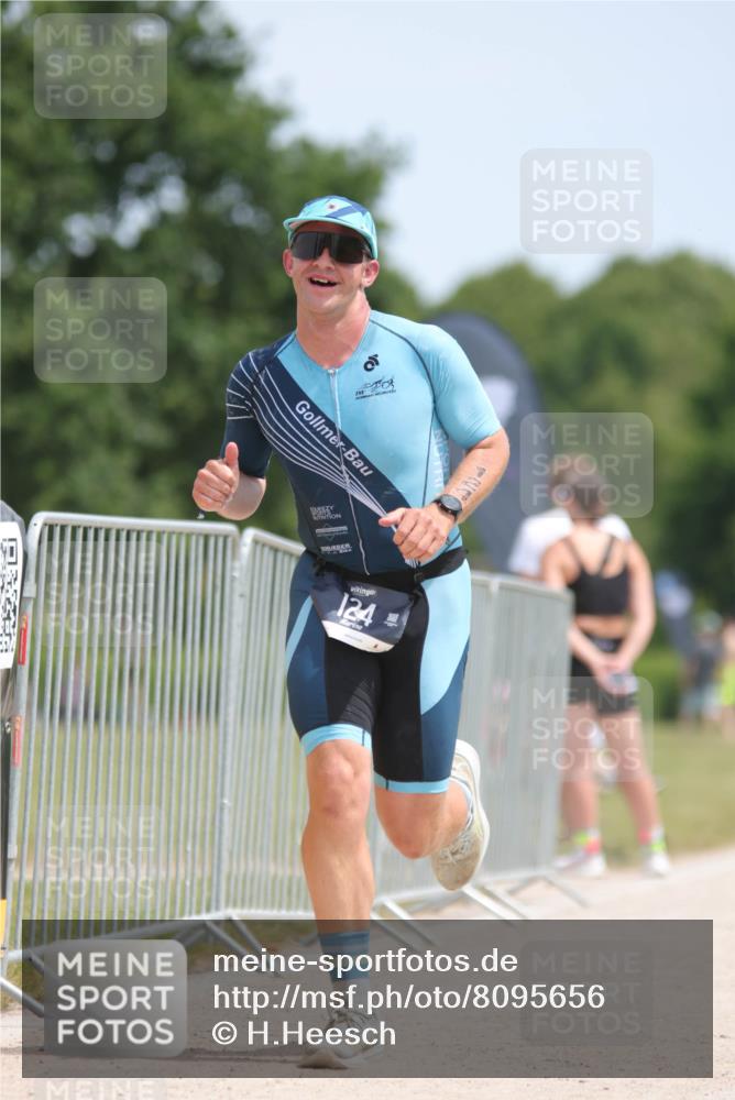 22.06.2025 - Viking Triathlon H.Heesch http://msf.ph/oto/8095656 22.06.2025 13:07:46 Laufen 12, 124 meine-sportfotos.de