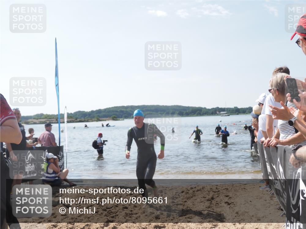 22.06.2025 - Viking Triathlon MichiJ http://msf.ph/oto/8095661 22.06.2025 10:41:02 Schwimmen 59, 153, 314, 389, 397, 496 meine-sportfotos.de