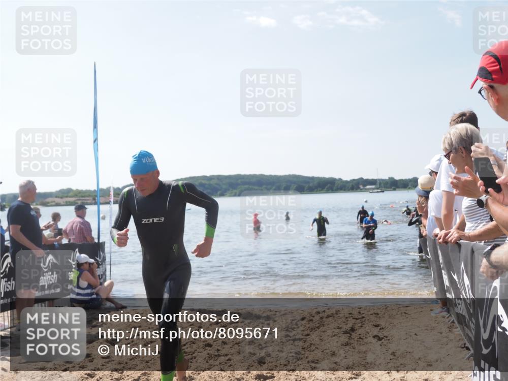 22.06.2025 - Viking Triathlon MichiJ http://msf.ph/oto/8095671 22.06.2025 10:41:03 Schwimmen 153, 314, 389, 397, 496, 631 meine-sportfotos.de