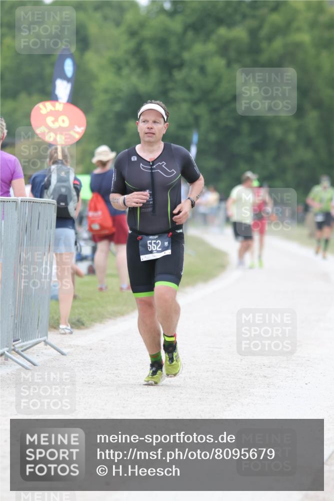 22.06.2025 - Viking Triathlon H.Heesch http://msf.ph/oto/8095679 22.06.2025 15:30:04 Laufen 552 meine-sportfotos.de