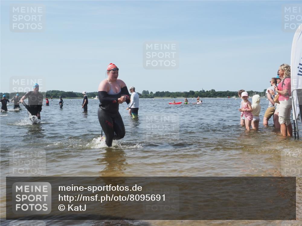 22.06.2025 - Viking Triathlon KatJ http://msf.ph/oto/8095691 22.06.2025 10:30:45 Schwimmen 13, 162, 188, 444, 630, 651 meine-sportfotos.de