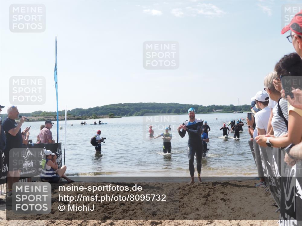 22.06.2025 - Viking Triathlon MichiJ http://msf.ph/oto/8095732 22.06.2025 10:41:10 Schwimmen 94, 153, 314, 389, 496, 631 meine-sportfotos.de