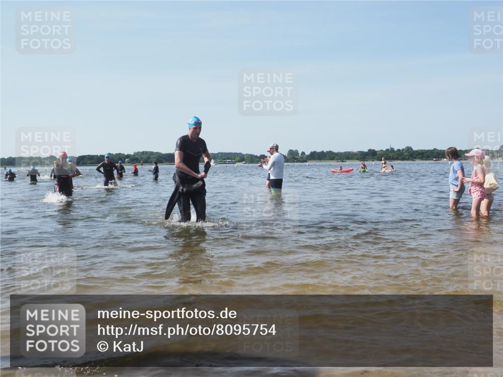 22.06.2025 - Viking Triathlon KatJ http://msf.ph/oto/8095754 22.06.2025 10:30:48 Schwimmen 13, 45, 162, 188, 444, 510, 630, 651 meine-sportfotos.de