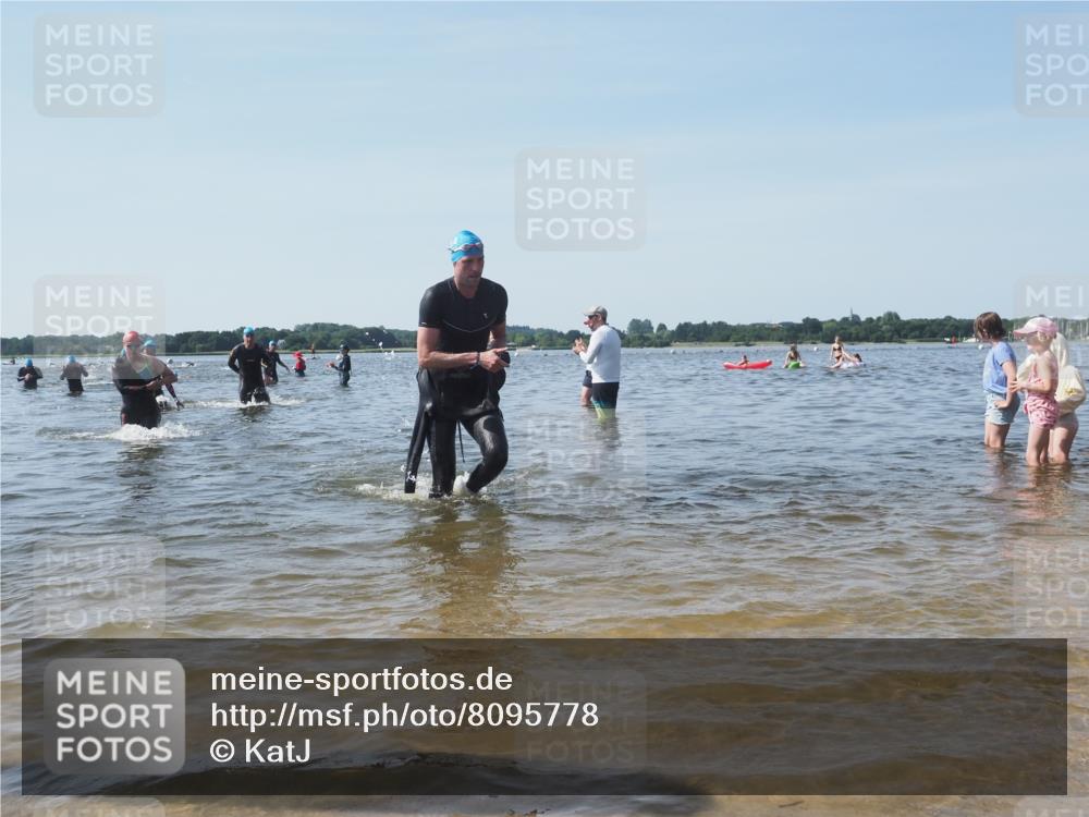 22.06.2025 - Viking Triathlon KatJ http://msf.ph/oto/8095778 22.06.2025 10:30:49 Schwimmen 45, 162, 188, 444, 510, 630, 651 meine-sportfotos.de