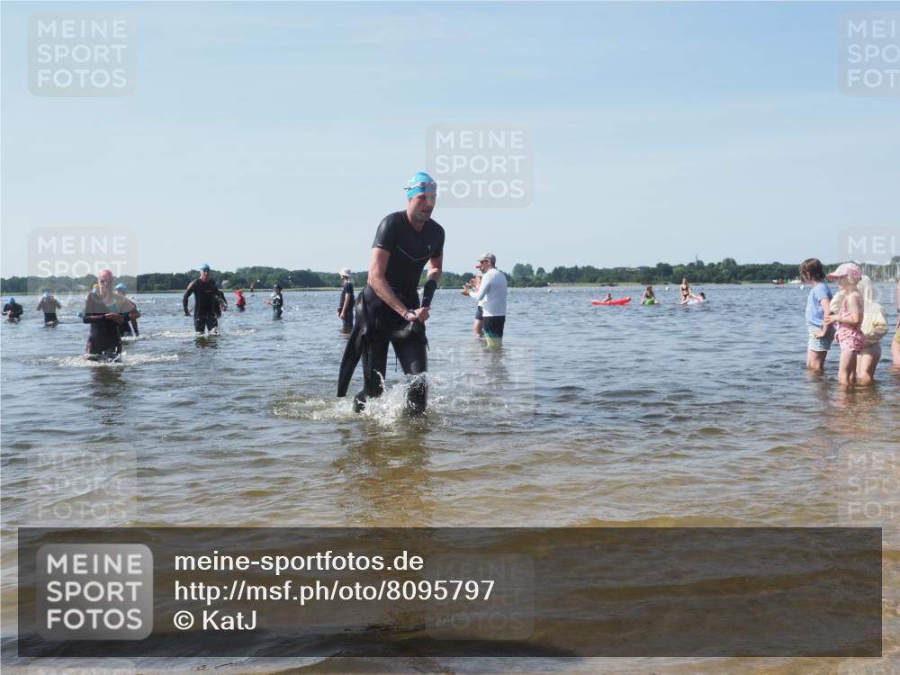 22.06.2025 - Viking Triathlon KatJ http://msf.ph/oto/8095797 22.06.2025 10:30:49 Schwimmen 45, 162, 188, 444, 510, 630, 651 meine-sportfotos.de