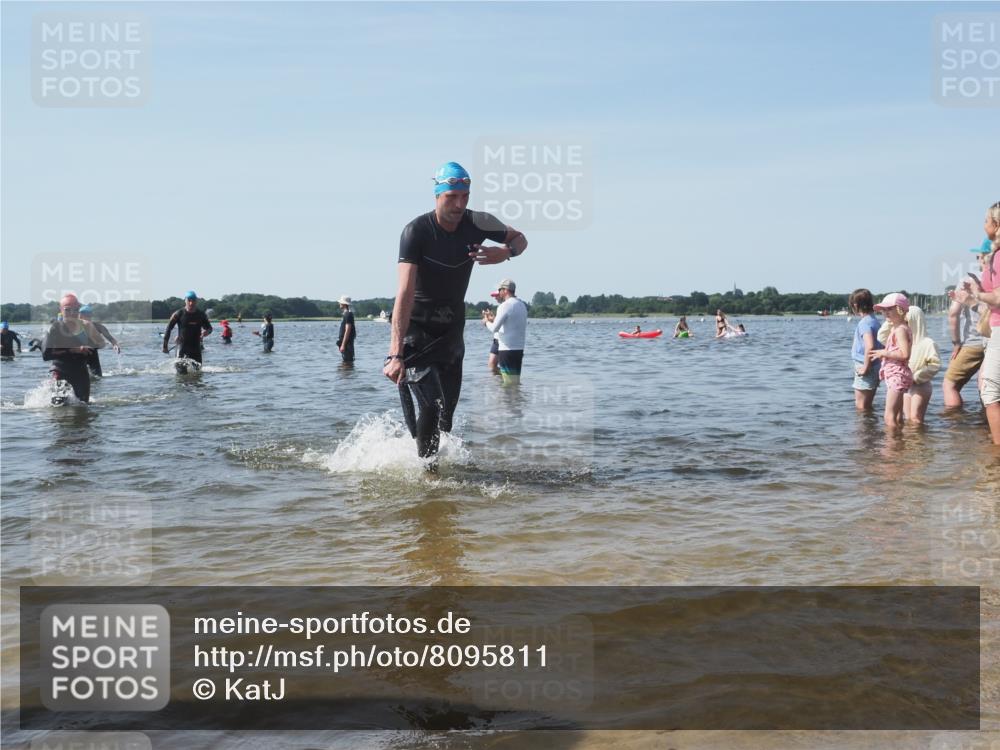 22.06.2025 - Viking Triathlon KatJ http://msf.ph/oto/8095811 22.06.2025 10:30:50 Schwimmen 45, 162, 188, 444, 510, 630, 651 meine-sportfotos.de