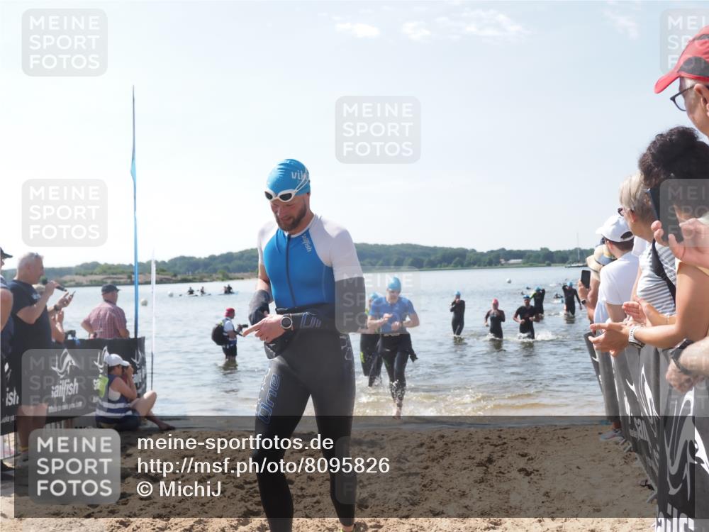 22.06.2025 - Viking Triathlon MichiJ http://msf.ph/oto/8095826 22.06.2025 10:41:13 Schwimmen 94, 153, 314, 389, 390, 496, 631 meine-sportfotos.de