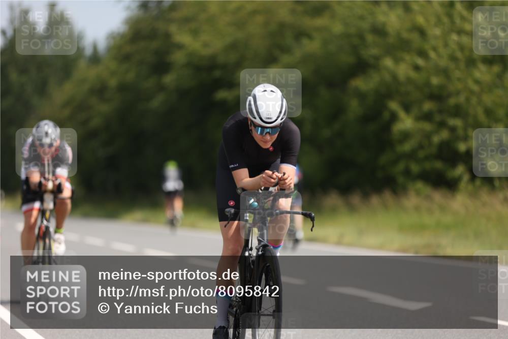 22.06.2025 - Viking Triathlon Yannick Fuchs http://msf.ph/oto/8095842 22.06.2025 11:21:10 Radfahren 19, 97, 146, 149, 162, 170, 201, 208, 377, 382, 388, 407, 477, 481, 507, 557, 656 meine-sportfotos.de