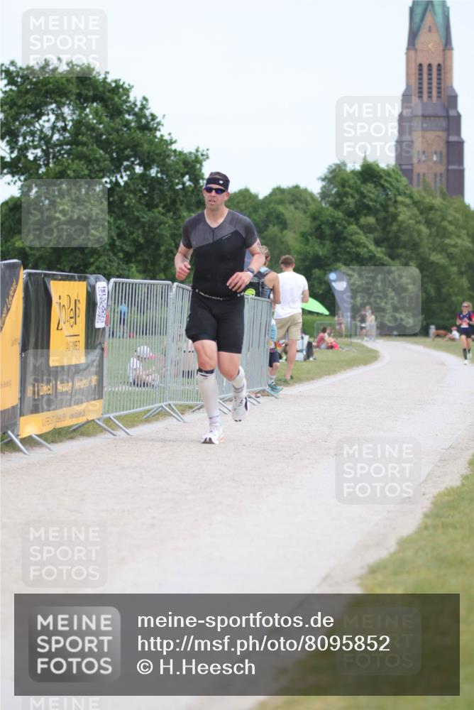 22.06.2025 - Viking Triathlon H.Heesch http://msf.ph/oto/8095852 22.06.2025 13:25:01 Laufen 61, 162, 306, 358 meine-sportfotos.de