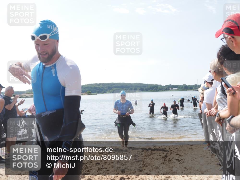 22.06.2025 - Viking Triathlon MichiJ http://msf.ph/oto/8095857 22.06.2025 10:41:14 Schwimmen 94, 153, 314, 376, 390, 496, 631 meine-sportfotos.de
