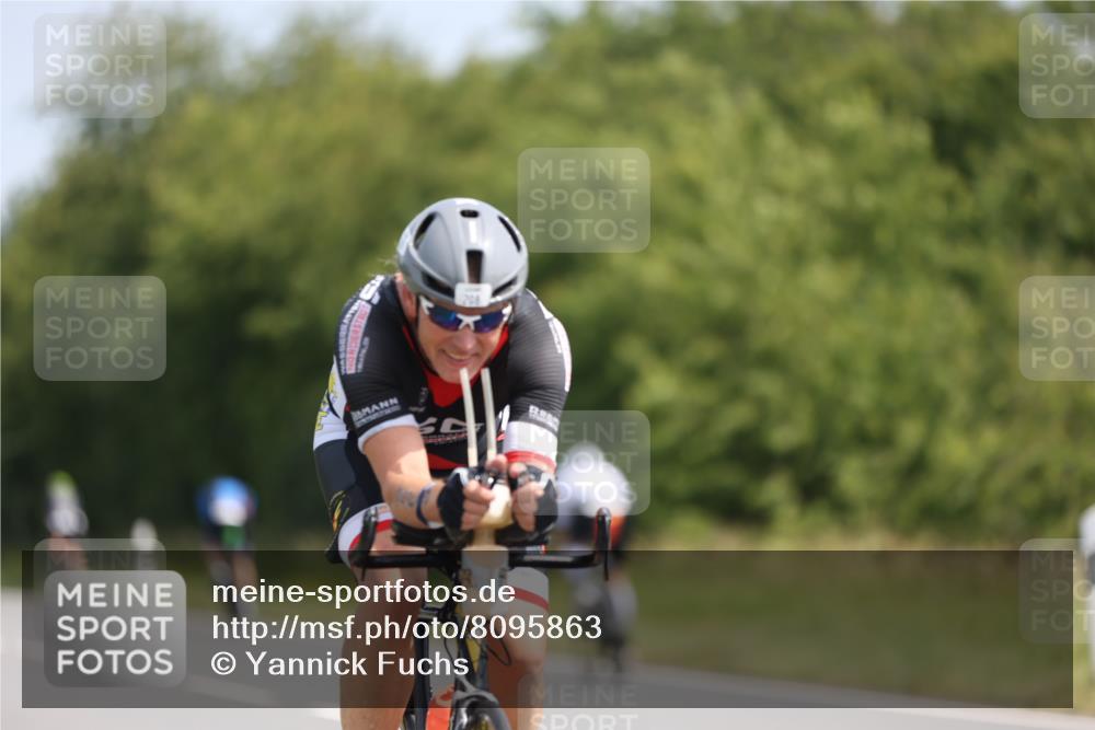 22.06.2025 - Viking Triathlon Yannick Fuchs http://msf.ph/oto/8095863 22.06.2025 11:21:11 Radfahren 19, 146, 149, 162, 170, 201, 208, 377, 382, 388, 395, 407, 477, 481, 507, 557, 656 meine-sportfotos.de