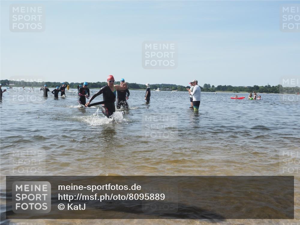 22.06.2025 - Viking Triathlon KatJ http://msf.ph/oto/8095889 22.06.2025 10:30:52 Schwimmen 45, 162, 188, 347, 444, 510, 630 meine-sportfotos.de
