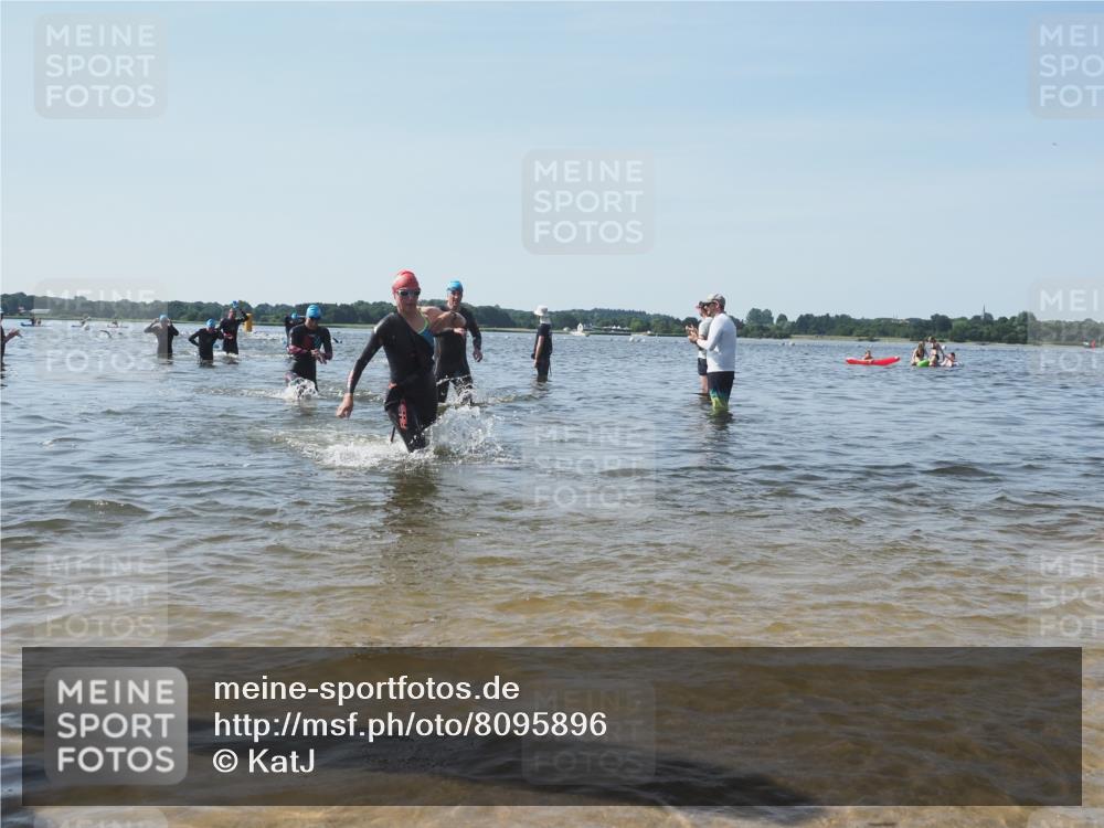 22.06.2025 - Viking Triathlon KatJ http://msf.ph/oto/8095896 22.06.2025 10:30:52 Schwimmen 45, 162, 188, 347, 444, 510, 630 meine-sportfotos.de