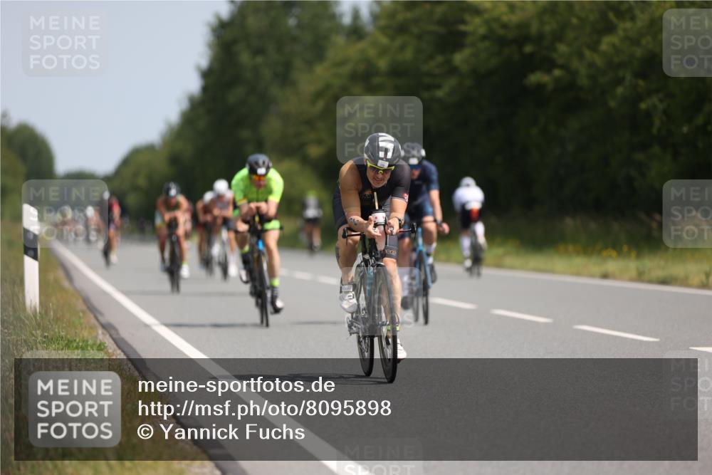 22.06.2025 - Viking Triathlon Yannick Fuchs http://msf.ph/oto/8095898 22.06.2025 11:21:13 Radfahren 19, 146, 149, 162, 170, 201, 208, 377, 382, 388, 395, 407, 477, 481, 507, 557, 656 meine-sportfotos.de