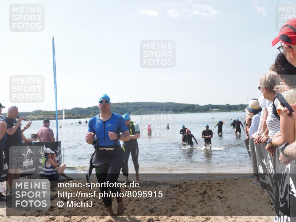 22.06.2025 - Viking Triathlon MichiJ http://msf.ph/oto/8095915 22.06.2025 10:41:16 Schwimmen 94, 153, 314, 376, 390, 496, 631 meine-sportfotos.de