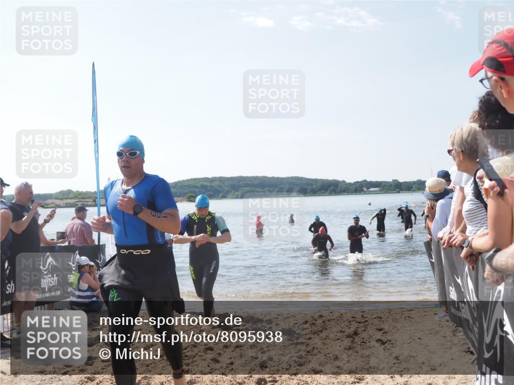 22.06.2025 - Viking Triathlon MichiJ http://msf.ph/oto/8095938 22.06.2025 10:41:17 Schwimmen 54, 94, 153, 314, 376, 390, 496, 631 meine-sportfotos.de