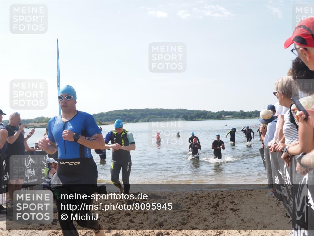22.06.2025 - Viking Triathlon MichiJ http://msf.ph/oto/8095945 22.06.2025 10:41:17 Schwimmen 54, 94, 153, 314, 376, 390, 496, 631 meine-sportfotos.de