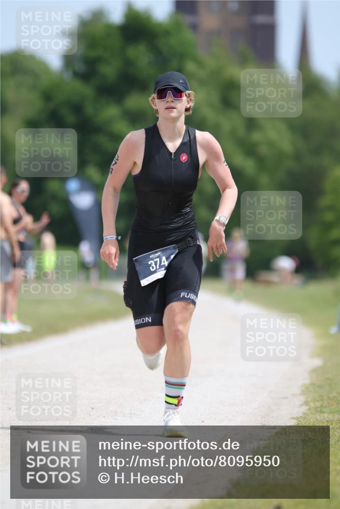 22.06.2025 - Viking Triathlon H.Heesch http://msf.ph/oto/8095950 22.06.2025 13:09:30 Laufen 374 meine-sportfotos.de