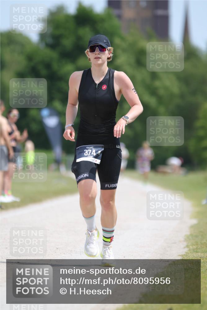22.06.2025 - Viking Triathlon H.Heesch http://msf.ph/oto/8095956 22.06.2025 13:09:30 Laufen 374 meine-sportfotos.de