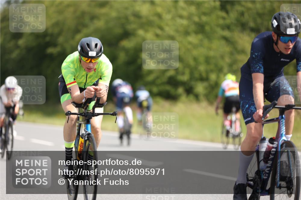 22.06.2025 - Viking Triathlon Yannick Fuchs http://msf.ph/oto/8095971 22.06.2025 11:21:16 Radfahren 19, 146, 162, 170, 201, 377, 382, 388, 395, 407, 481, 507, 557 meine-sportfotos.de