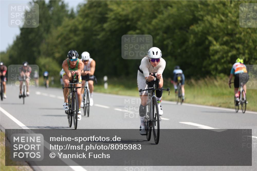 22.06.2025 - Viking Triathlon Yannick Fuchs http://msf.ph/oto/8095983 22.06.2025 11:21:16 Radfahren 19, 146, 162, 170, 201, 377, 382, 388, 395, 407, 481, 507, 557 meine-sportfotos.de