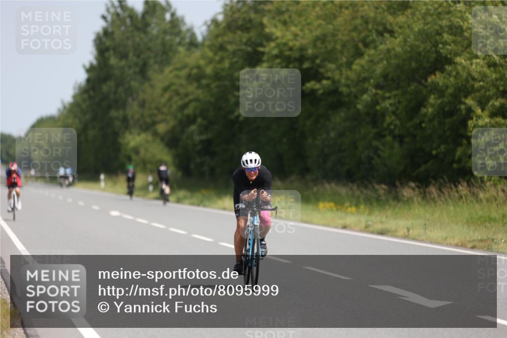 22.06.2025 - Viking Triathlon Yannick Fuchs http://msf.ph/oto/8095999 22.06.2025 11:58:42 Radfahren 616, 631 meine-sportfotos.de