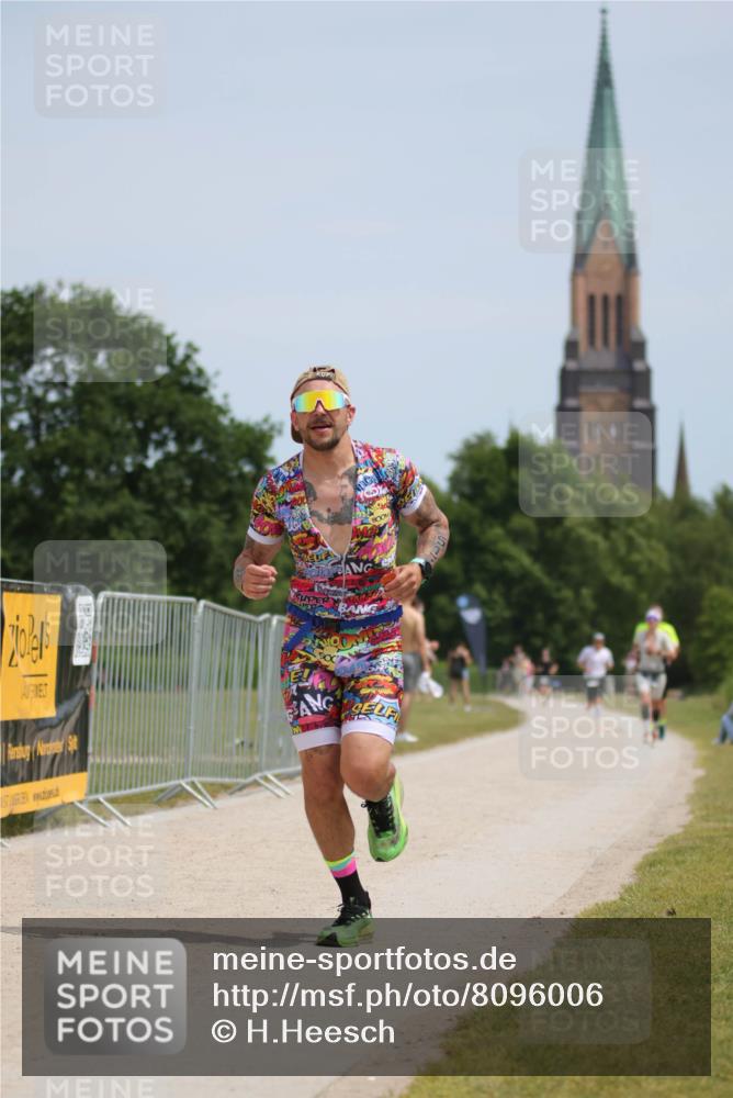 22.06.2025 - Viking Triathlon H.Heesch http://msf.ph/oto/8096006 22.06.2025 13:09:49 Laufen 517 meine-sportfotos.de