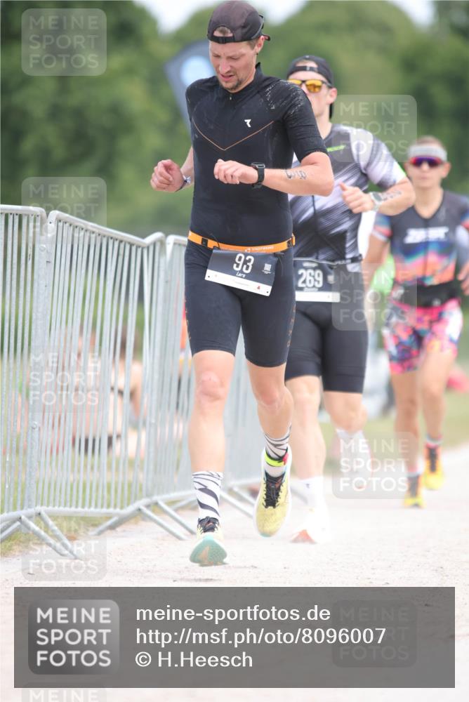 22.06.2025 - Viking Triathlon H.Heesch http://msf.ph/oto/8096007 22.06.2025 13:25:31 Laufen 72, 93, 269 meine-sportfotos.de
