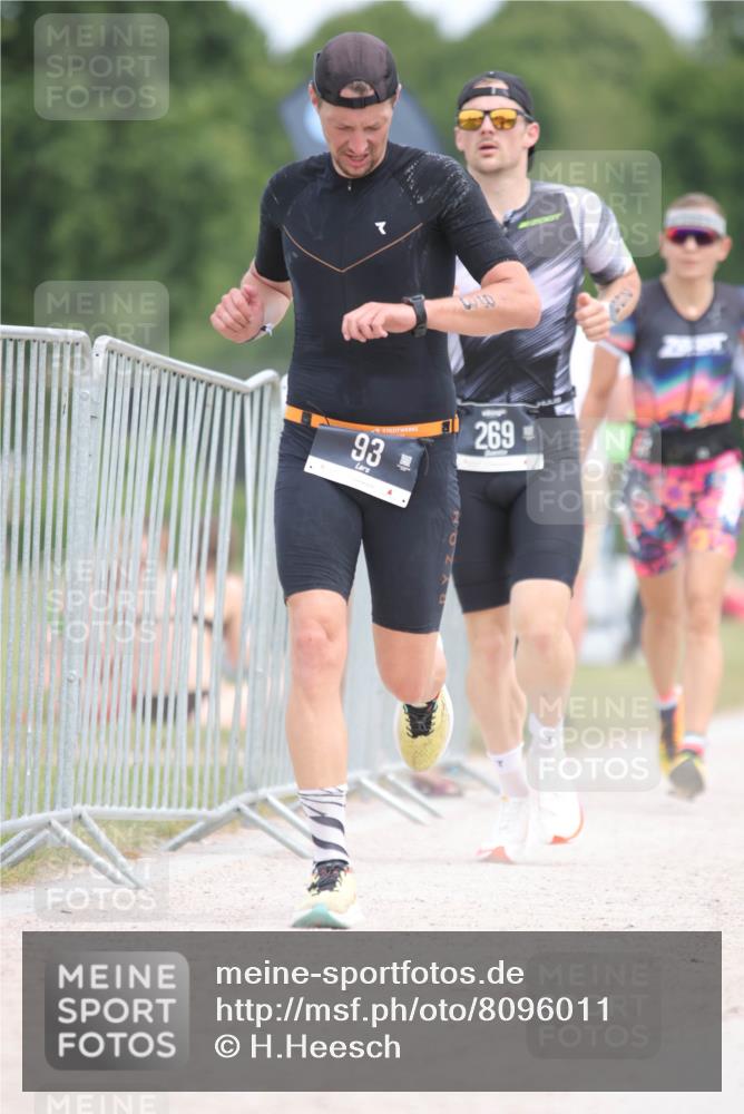 22.06.2025 - Viking Triathlon H.Heesch http://msf.ph/oto/8096011 22.06.2025 13:25:31 Laufen 72, 93, 269 meine-sportfotos.de