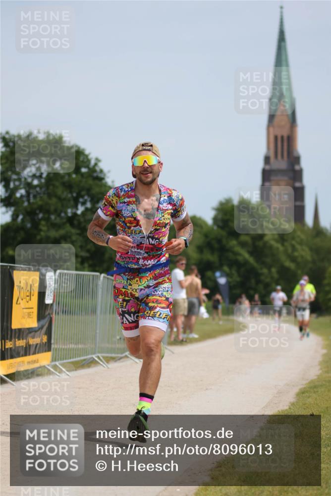 22.06.2025 - Viking Triathlon H.Heesch http://msf.ph/oto/8096013 22.06.2025 13:09:49 Laufen 517 meine-sportfotos.de