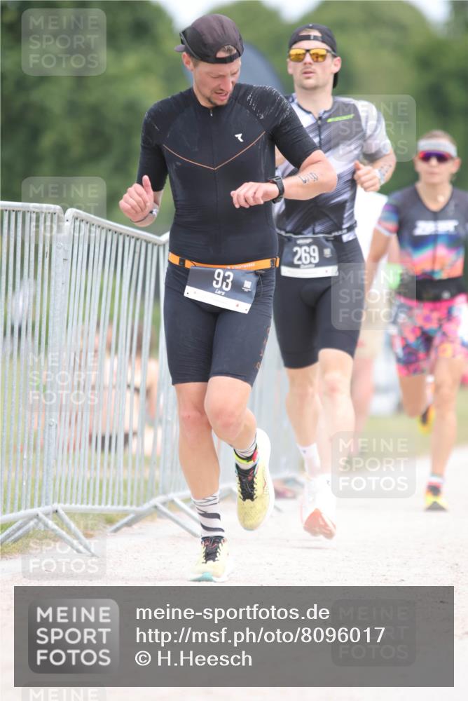 22.06.2025 - Viking Triathlon H.Heesch http://msf.ph/oto/8096017 22.06.2025 13:25:32 Laufen 72, 93, 269 meine-sportfotos.de
