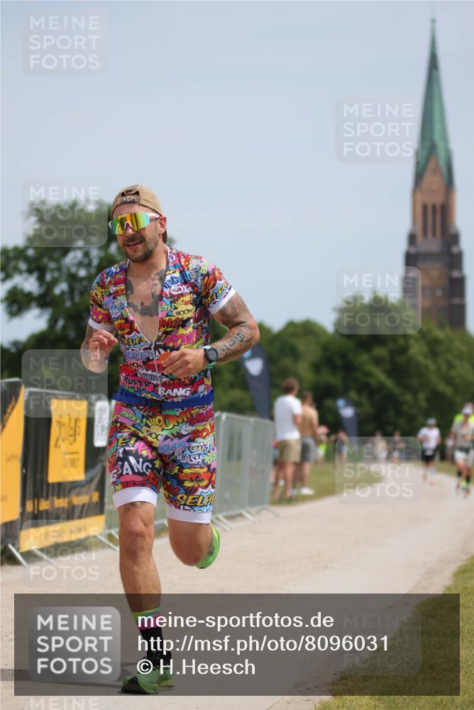 22.06.2025 - Viking Triathlon H.Heesch http://msf.ph/oto/8096031 22.06.2025 13:09:49 Laufen 517 meine-sportfotos.de