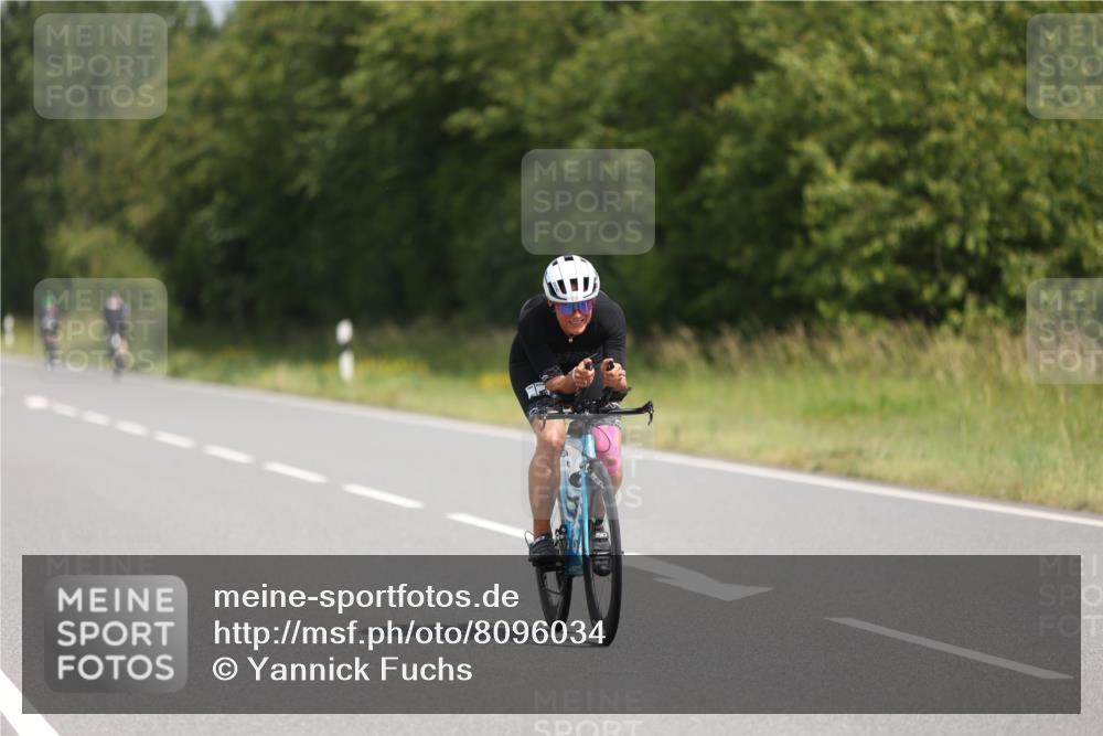 22.06.2025 - Viking Triathlon Yannick Fuchs http://msf.ph/oto/8096034 22.06.2025 11:58:43 Radfahren 616, 631 meine-sportfotos.de