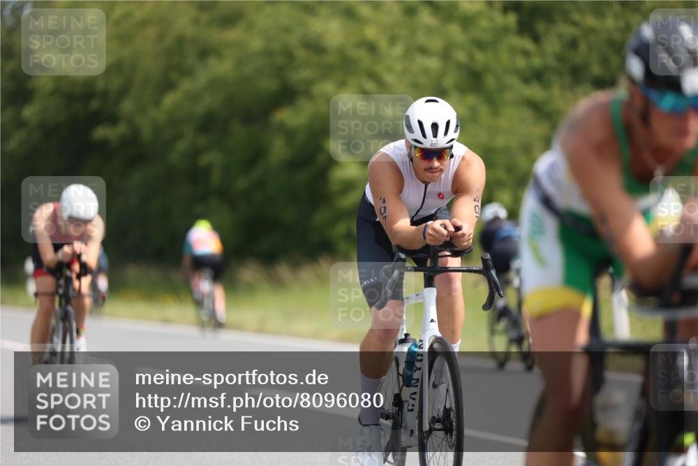 22.06.2025 - Viking Triathlon Yannick Fuchs http://msf.ph/oto/8096080 22.06.2025 11:21:18 Radfahren 19, 50, 75, 127, 162, 170, 377, 382, 388, 395, 407, 481, 507 meine-sportfotos.de