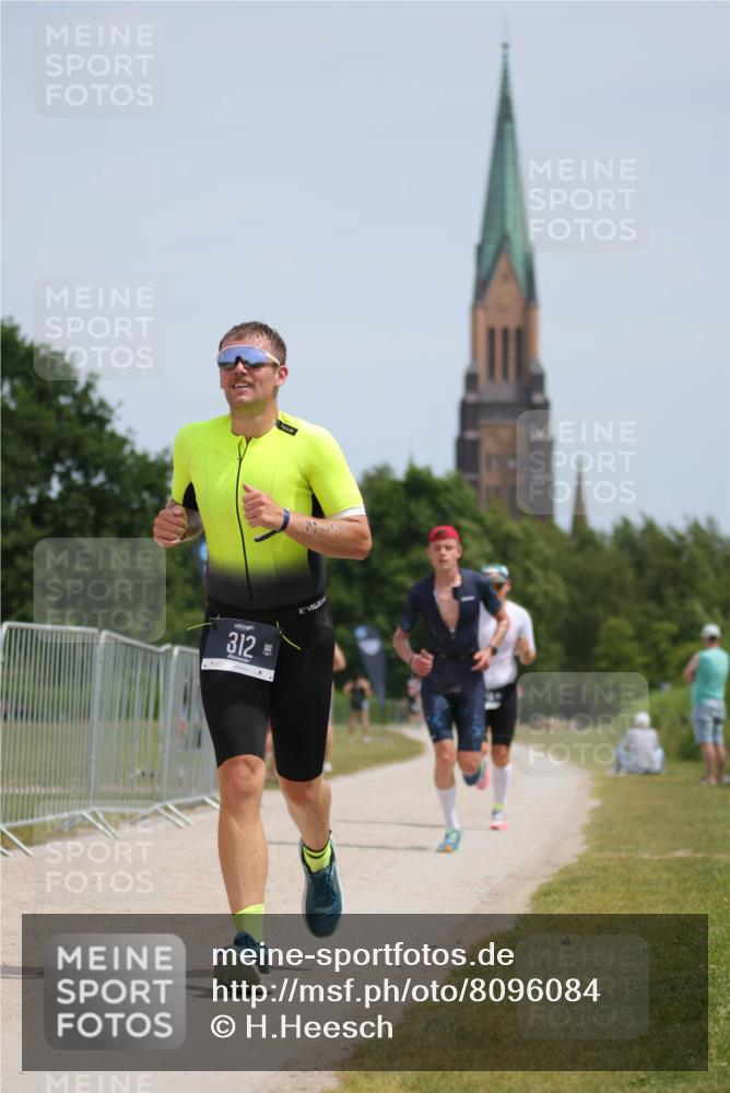 22.06.2025 - Viking Triathlon H.Heesch http://msf.ph/oto/8096084 22.06.2025 13:10:01 Laufen 19, 312, 377, 474 meine-sportfotos.de