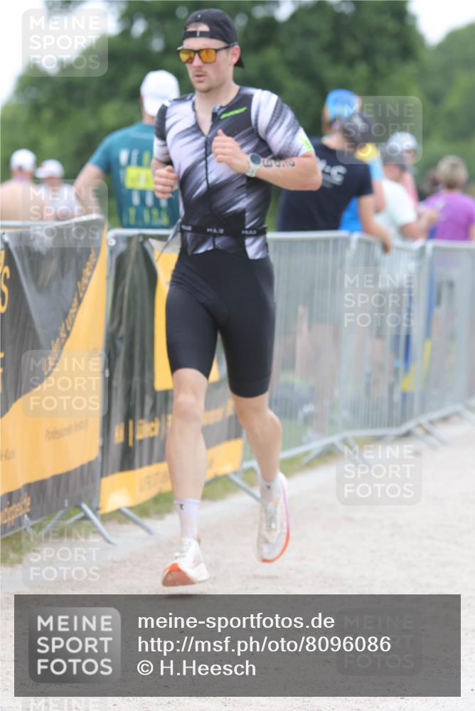 22.06.2025 - Viking Triathlon H.Heesch http://msf.ph/oto/8096086 22.06.2025 15:30:50 Laufen 160, 269 meine-sportfotos.de