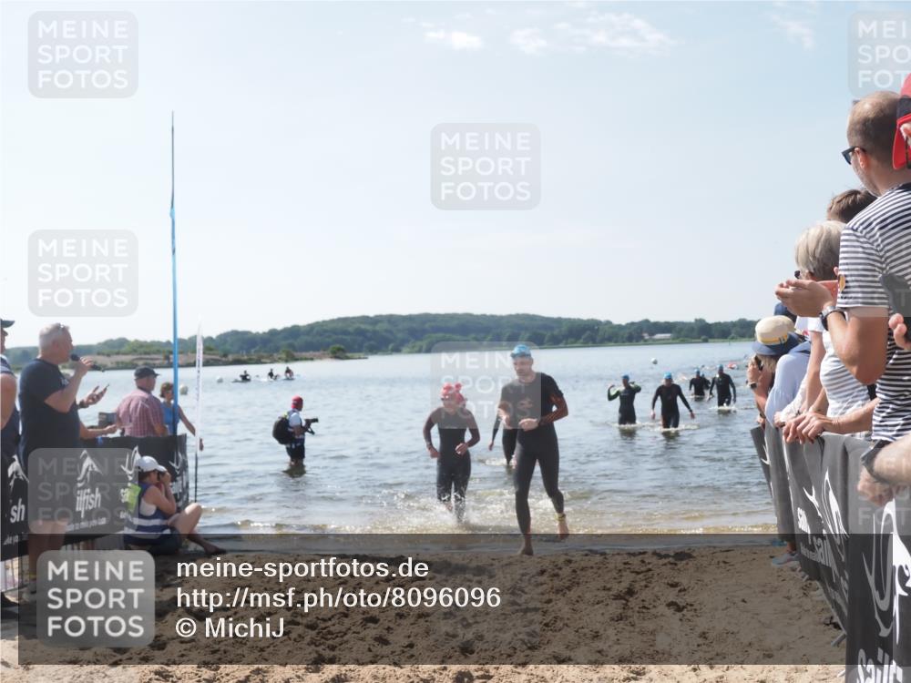 22.06.2025 - Viking Triathlon MichiJ http://msf.ph/oto/8096096 22.06.2025 10:41:20 Schwimmen 54, 94, 314, 376, 390, 631 meine-sportfotos.de