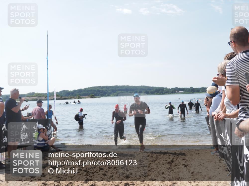 22.06.2025 - Viking Triathlon MichiJ http://msf.ph/oto/8096123 22.06.2025 10:41:21 Schwimmen 54, 94, 314, 376, 390, 631 meine-sportfotos.de
