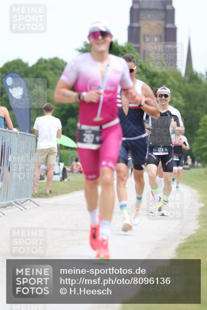 22.06.2025 - Viking Triathlon H.Heesch http://msf.ph/oto/8096136 22.06.2025 13:25:54 Laufen 95, 172, 176, 287, 340 meine-sportfotos.de