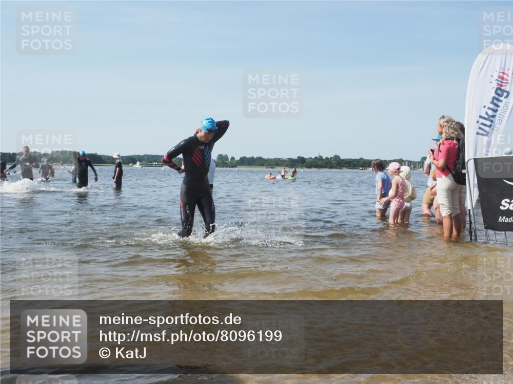 22.06.2025 - Viking Triathlon KatJ http://msf.ph/oto/8096199 22.06.2025 10:30:59 Schwimmen 45, 162, 237, 347, 352, 444, 510, 549 meine-sportfotos.de
