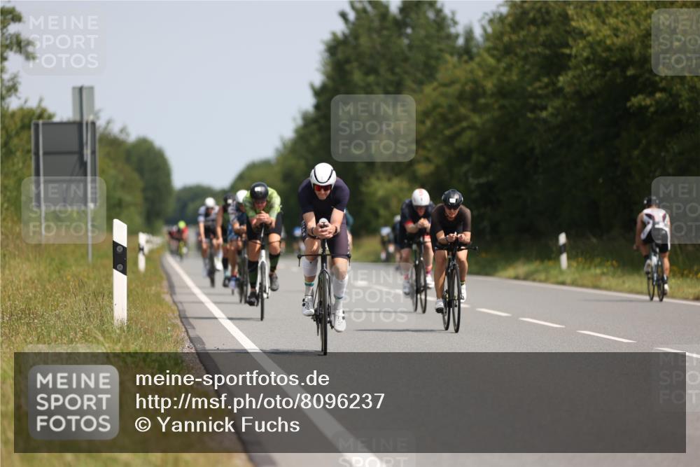 22.06.2025 - Viking Triathlon Yannick Fuchs http://msf.ph/oto/8096237 22.06.2025 11:21:25 Radfahren 50, 70, 75, 127, 296, 395, 469, 522, 550, 643 meine-sportfotos.de