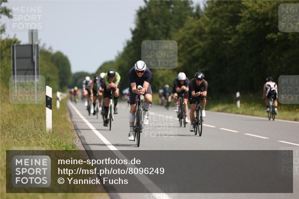 22.06.2025 - Viking Triathlon Yannick Fuchs http://msf.ph/oto/8096249 22.06.2025 11:21:25 Radfahren 50, 70, 75, 127, 296, 395, 469, 522, 550, 643 meine-sportfotos.de