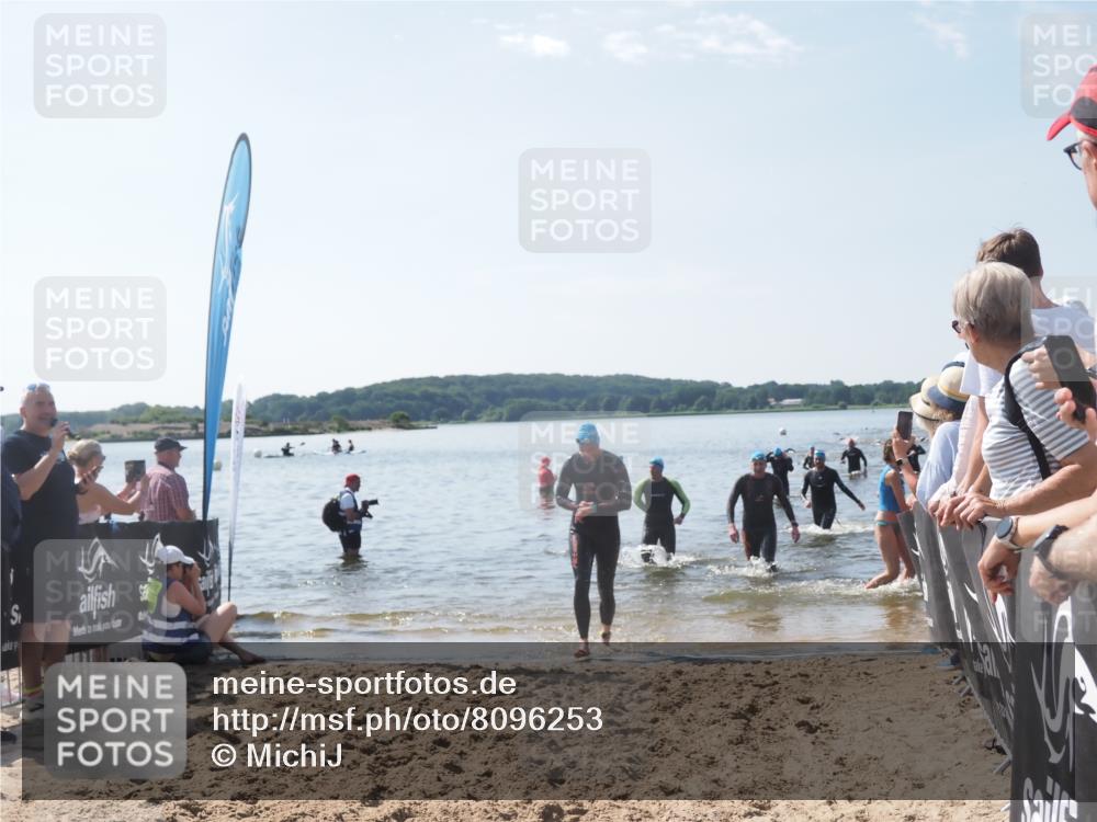 22.06.2025 - Viking Triathlon MichiJ http://msf.ph/oto/8096253 22.06.2025 10:41:28 Schwimmen 54, 94, 220, 376, 390, 505 meine-sportfotos.de