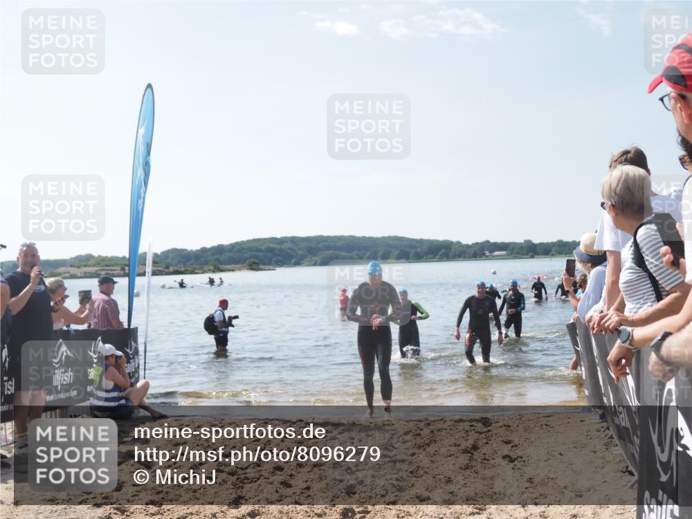 22.06.2025 - Viking Triathlon MichiJ http://msf.ph/oto/8096279 22.06.2025 10:41:28 Schwimmen 54, 94, 220, 376, 390, 505 meine-sportfotos.de