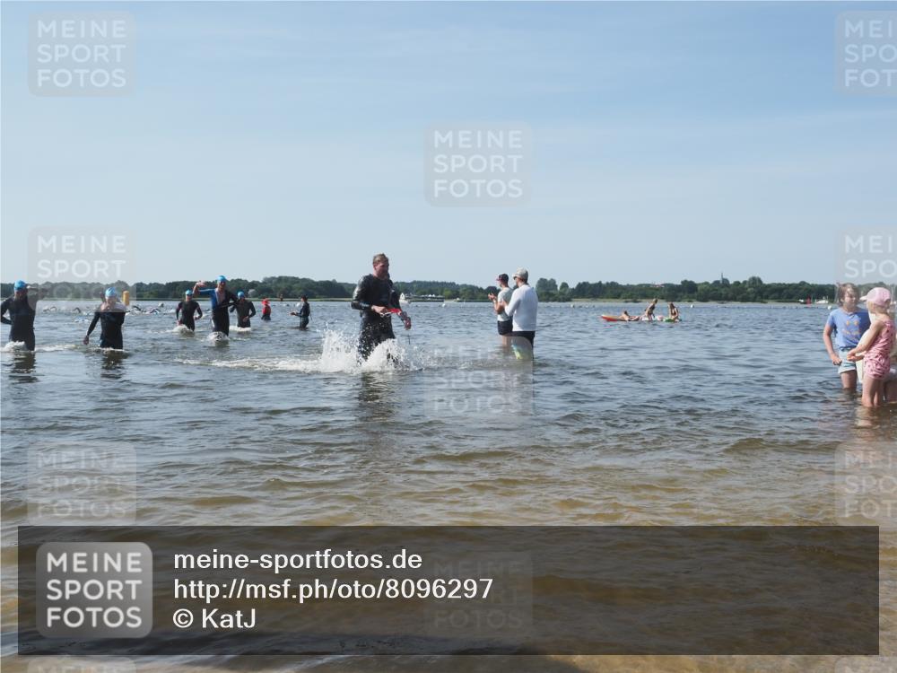 22.06.2025 - Viking Triathlon KatJ http://msf.ph/oto/8096297 22.06.2025 10:31:02 Schwimmen 45, 162, 216, 237, 330, 347, 352, 510, 549 meine-sportfotos.de