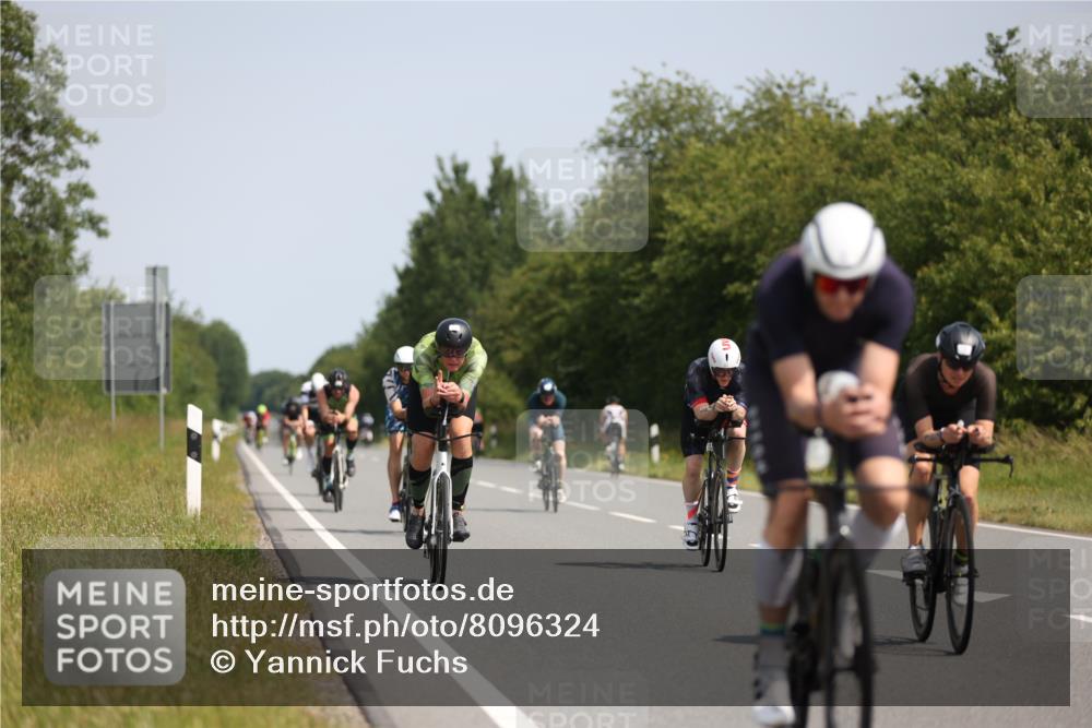 22.06.2025 - Viking Triathlon Yannick Fuchs http://msf.ph/oto/8096324 22.06.2025 11:21:27 Radfahren 50, 70, 75, 127, 296, 469, 522, 550, 643 meine-sportfotos.de